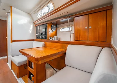 Le Figuier Sailing - Interior Radio